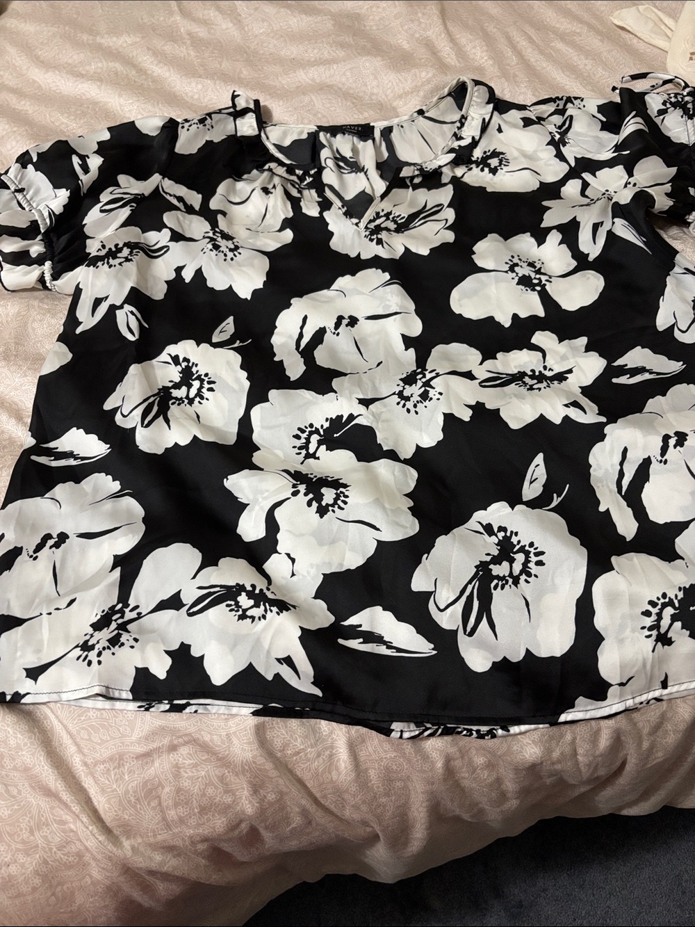 Haver Black & White Floral Short Sleeve Blouse